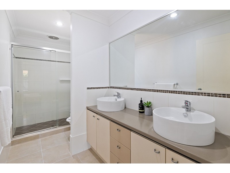 12 Aquila Street, Redland Bay QLD 4165