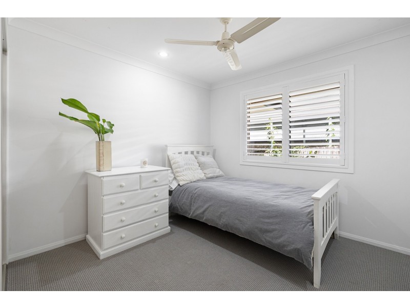 12 Aquila Street, Redland Bay QLD 4165