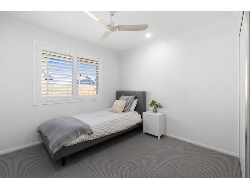 12 Aquila Street, Redland Bay QLD 4165