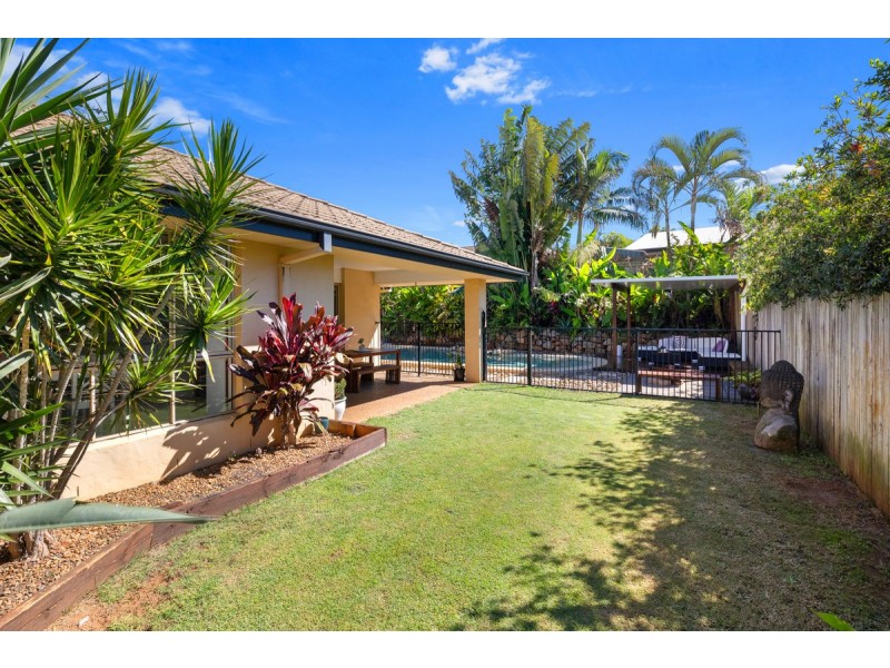 12 Aquila Street, Redland Bay QLD 4165