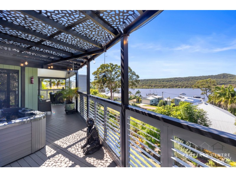 15 Island View Road, Russell Island QLD 4184
