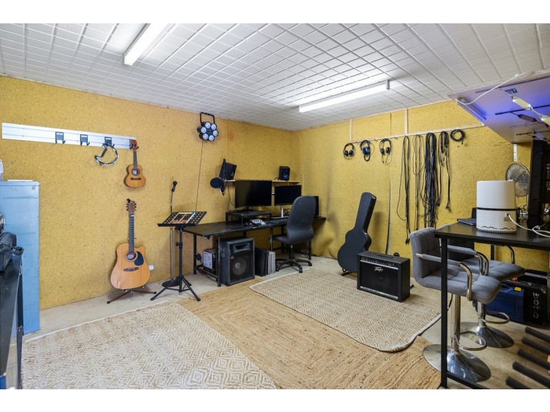 5 Hampshire Crescent, Alexandra Hills QLD 4161