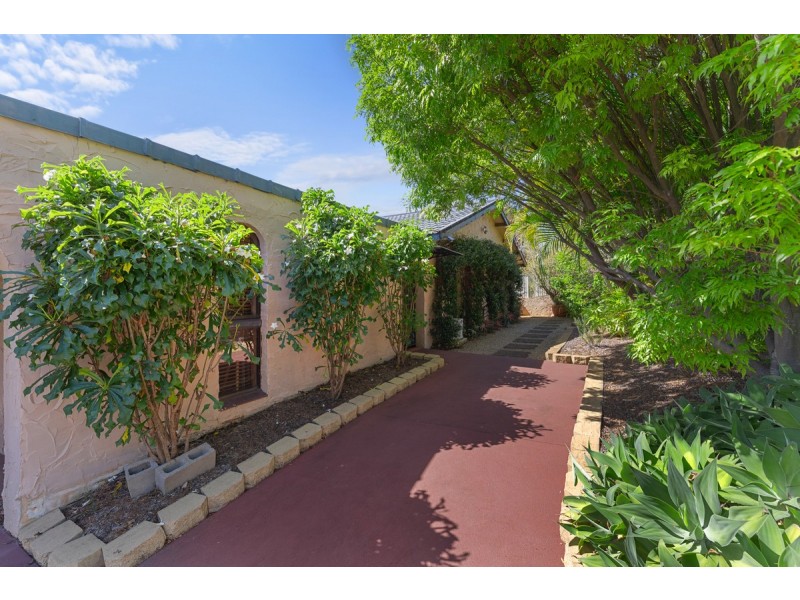 23 Lowanna Terrace, Cleveland QLD 4163