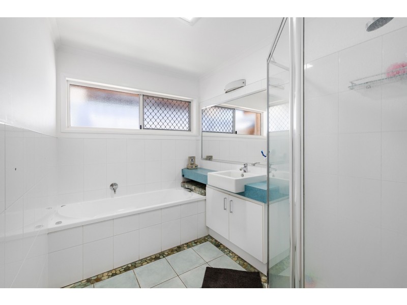 23 Lowanna Terrace, Cleveland QLD 4163