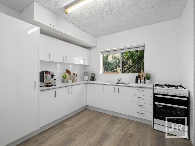 2/24 Weston Street, Coorparoo QLD 4151