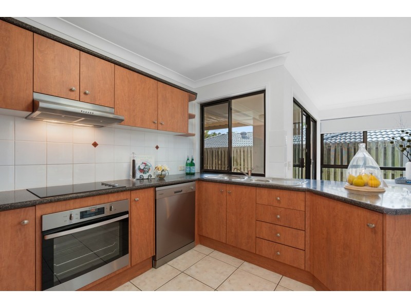 10 Homebush Crescent, Sinnamon Park QLD 4073