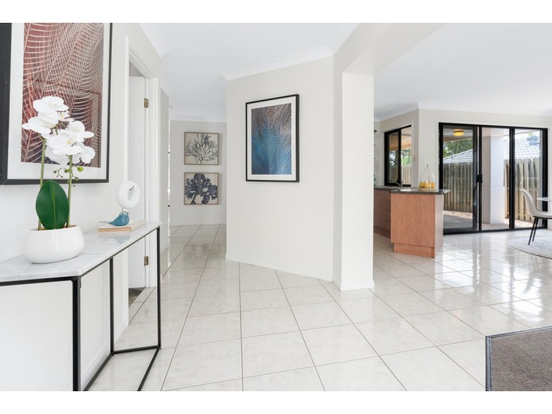 10 Homebush Crescent, Sinnamon Park QLD 4073