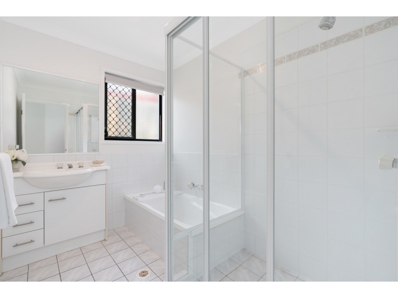 10 Homebush Crescent, Sinnamon Park QLD 4073