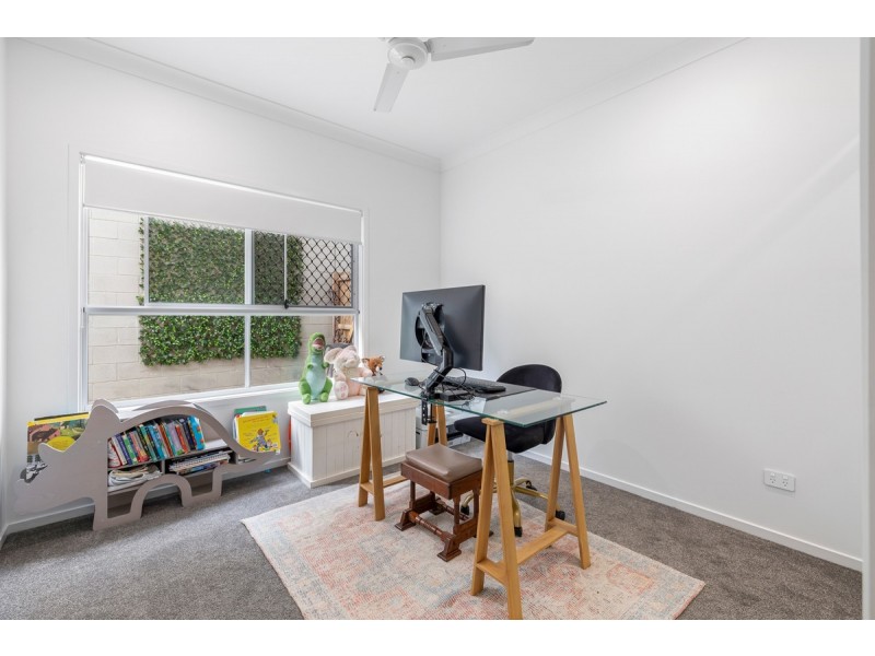 30 Birdie Place, Carbrook QLD 4130