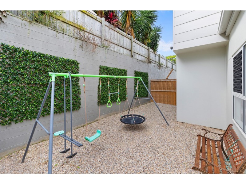 30 Birdie Place, Carbrook QLD 4130