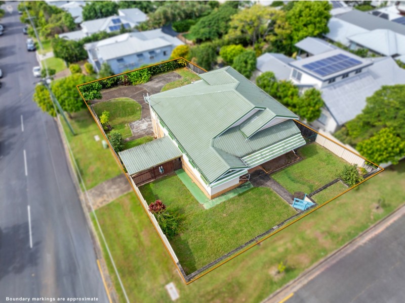 85 Dover Street, Hawthorne QLD 4171