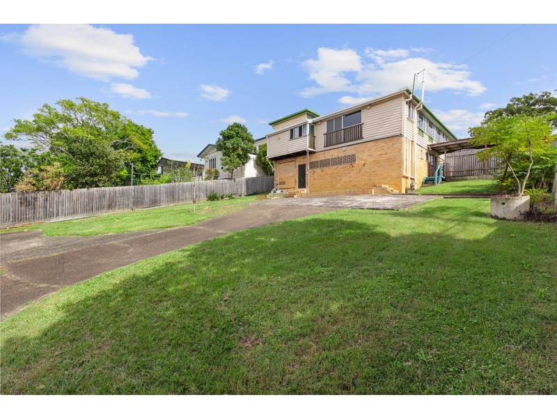 85 Dover Street, Hawthorne QLD 4171