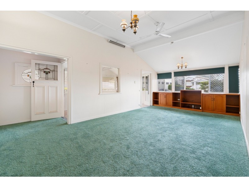 85 Dover Street, Hawthorne QLD 4171