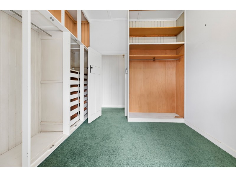 85 Dover Street, Hawthorne QLD 4171