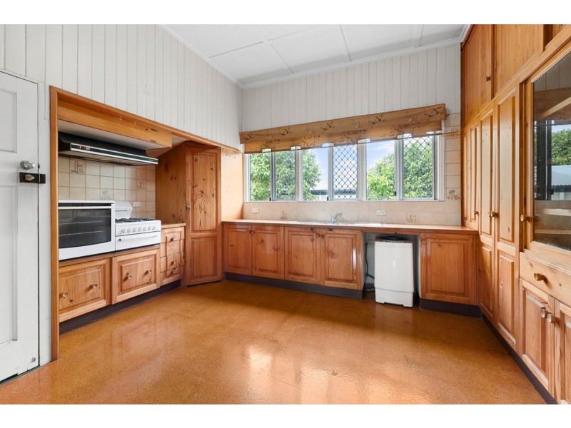 85 Dover Street, Hawthorne QLD 4171