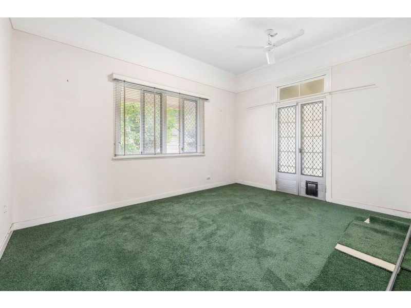 85 Dover Street, Hawthorne QLD 4171