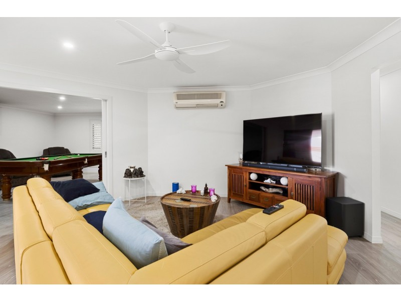 9 Brampton Close, Redland Bay QLD 4165