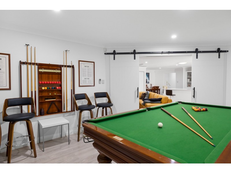 9 Brampton Close, Redland Bay QLD 4165
