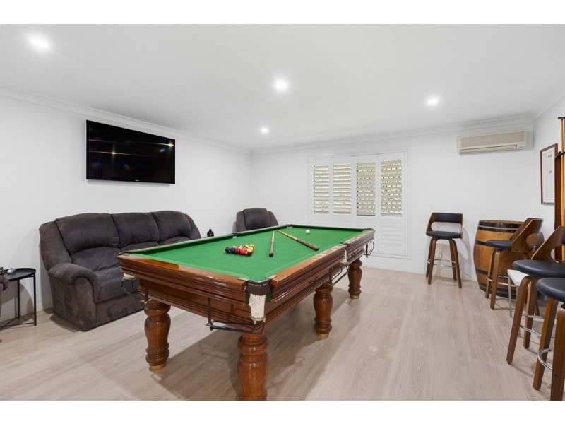 9 Brampton Close, Redland Bay QLD 4165