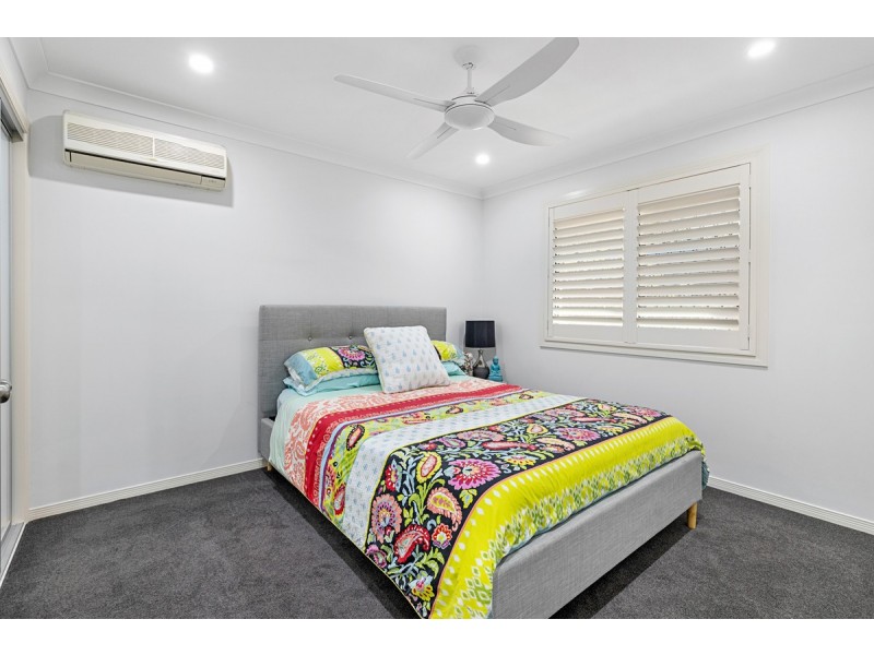 9 Brampton Close, Redland Bay QLD 4165