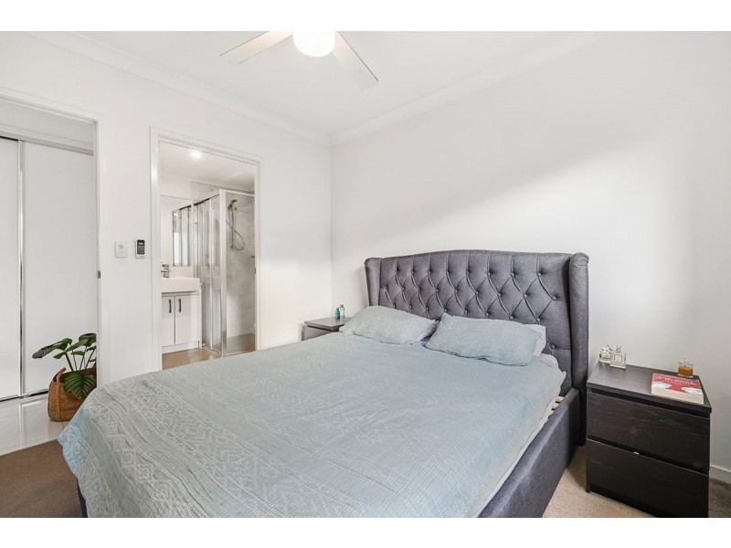 2/56 Dickenson Street, Carina QLD 4152