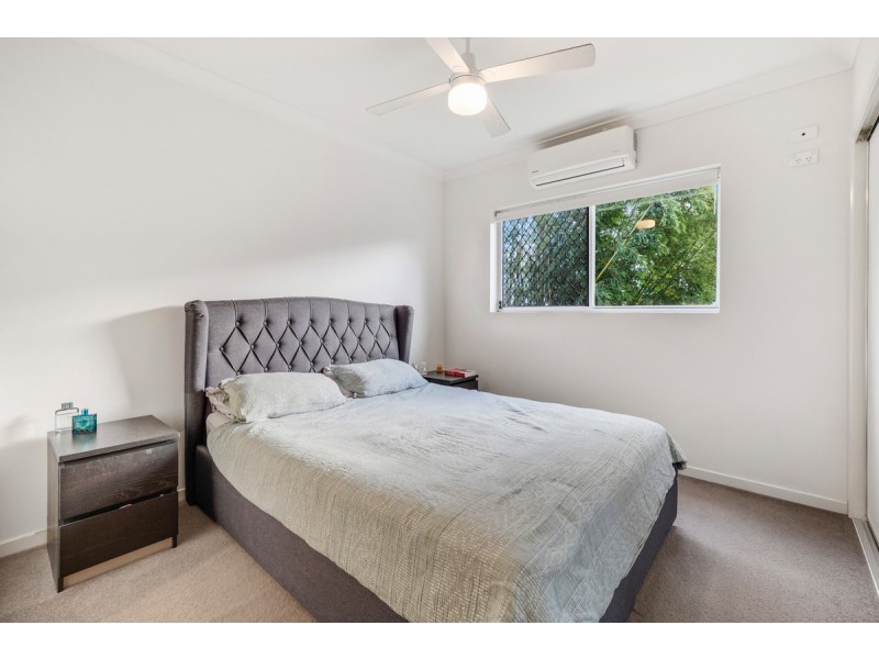 2/56 Dickenson Street, Carina QLD 4152
