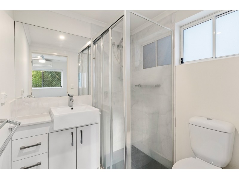 2/56 Dickenson Street, Carina QLD 4152