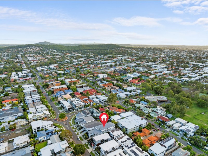 2/56 Dickenson Street, Carina QLD 4152