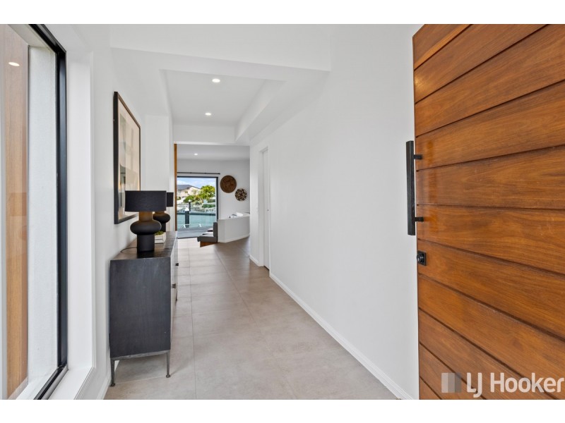 34 Piermont Place, Raby Bay QLD 4163