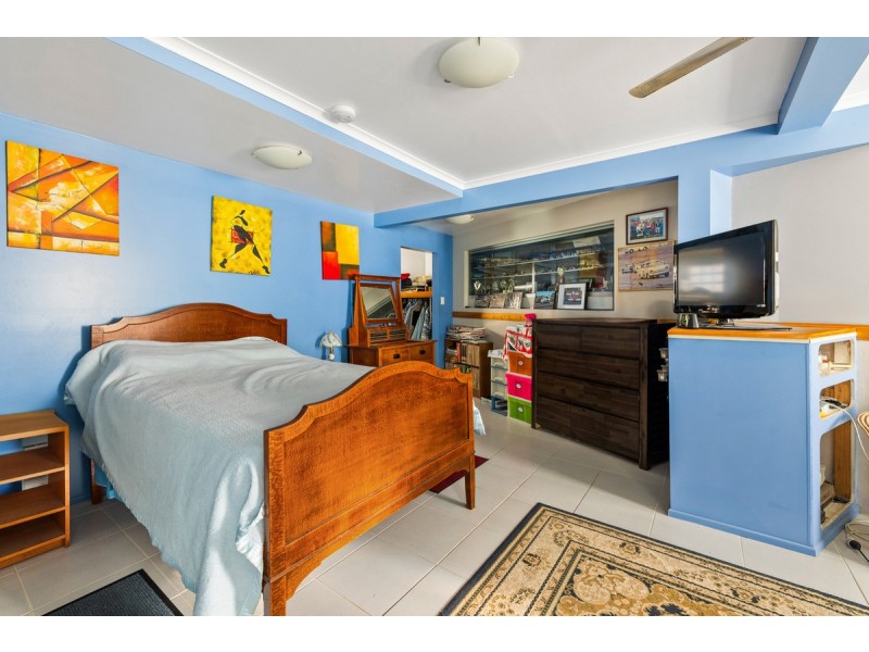 17 Herswell Avenue, Wynnum West QLD 4178