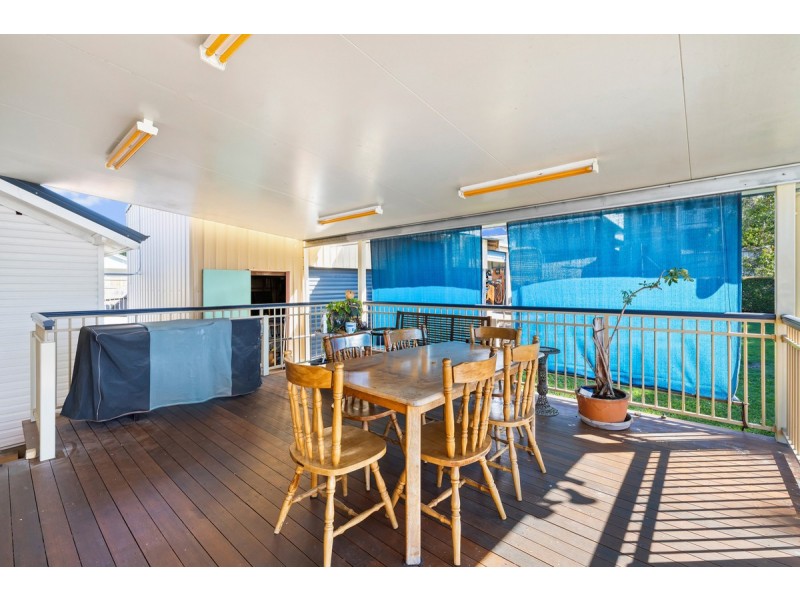 17 Herswell Avenue, Wynnum West QLD 4178