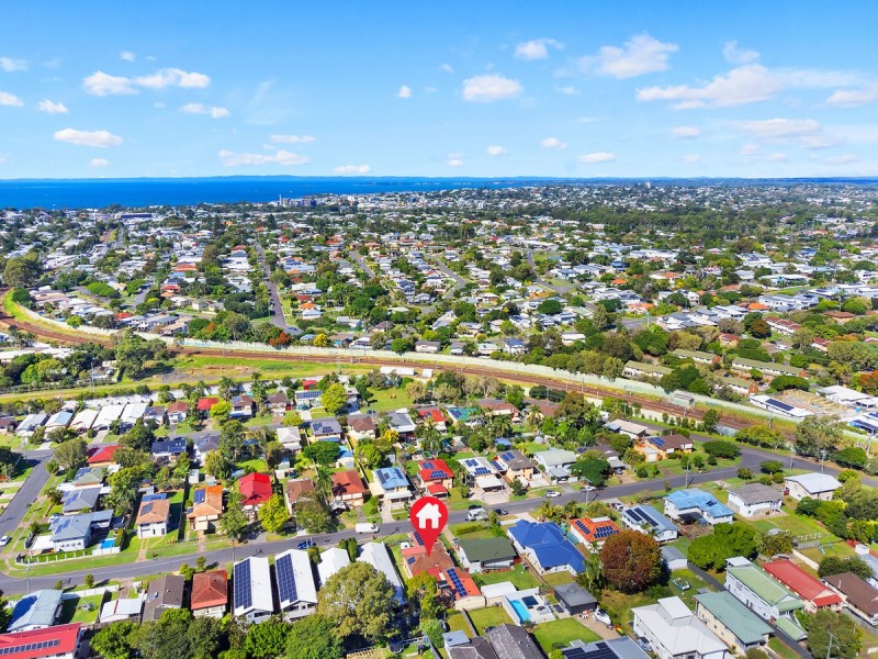 17 Herswell Avenue, Wynnum West QLD 4178