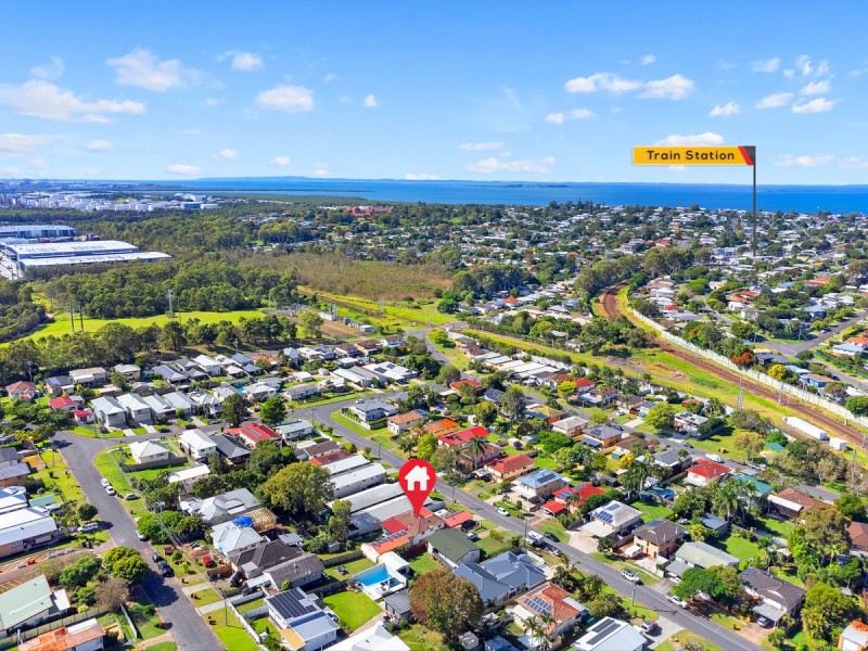 17 Herswell Avenue, Wynnum West QLD 4178