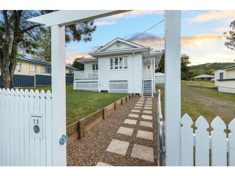 13 Down Street, Esk QLD 4312