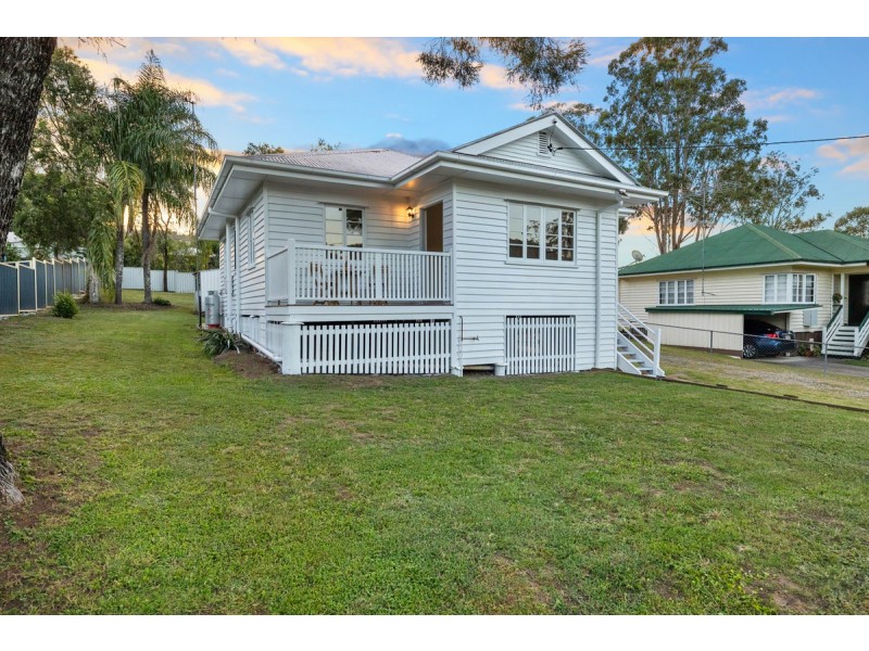 13 Down Street, Esk QLD 4312