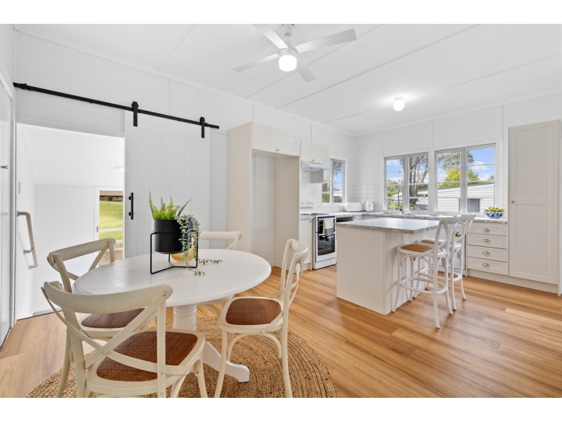 13 Down Street, Esk QLD 4312