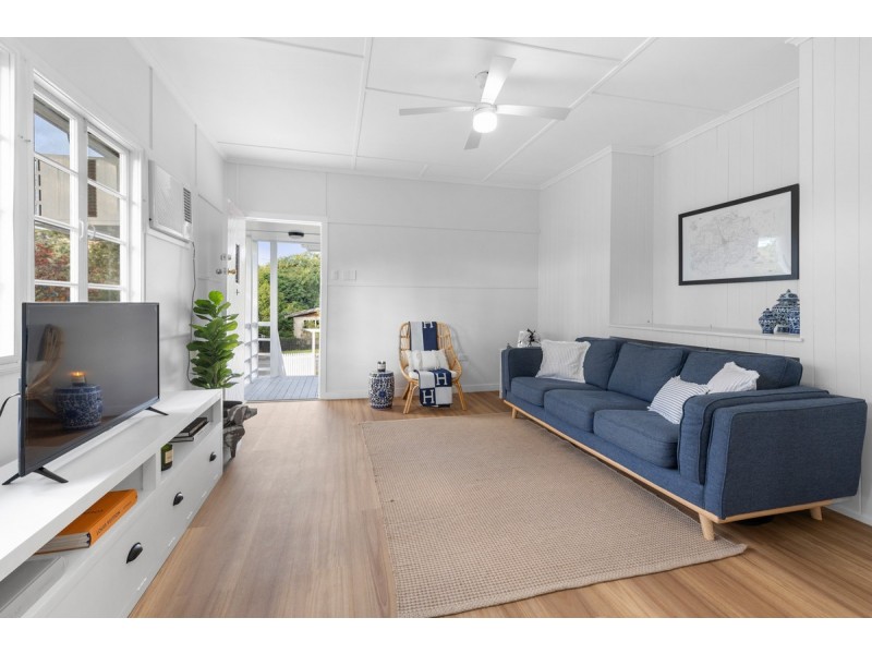 13 Down Street, Esk QLD 4312