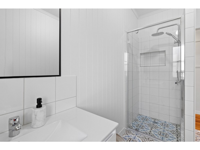 13 Down Street, Esk QLD 4312