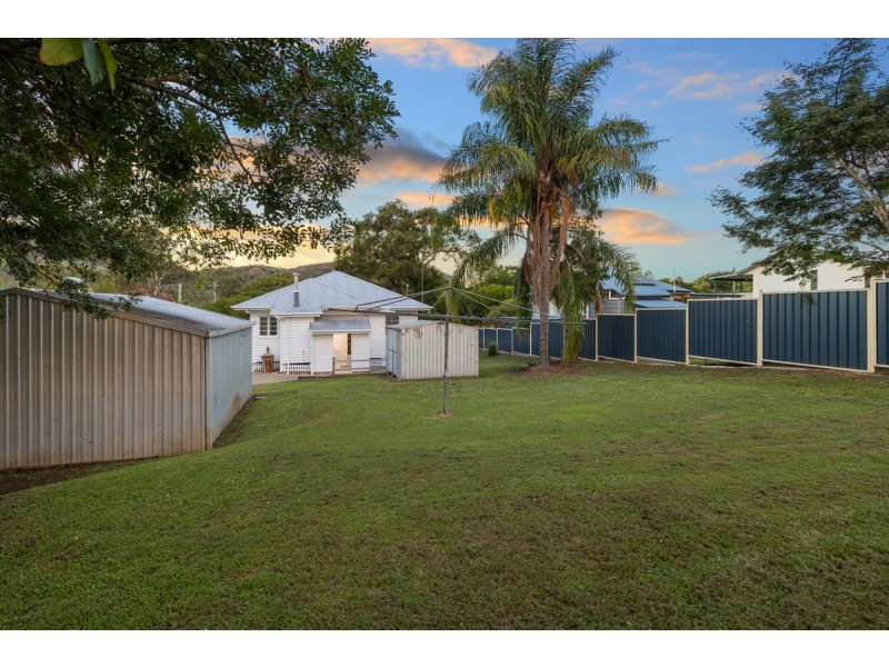 13 Down Street, Esk QLD 4312