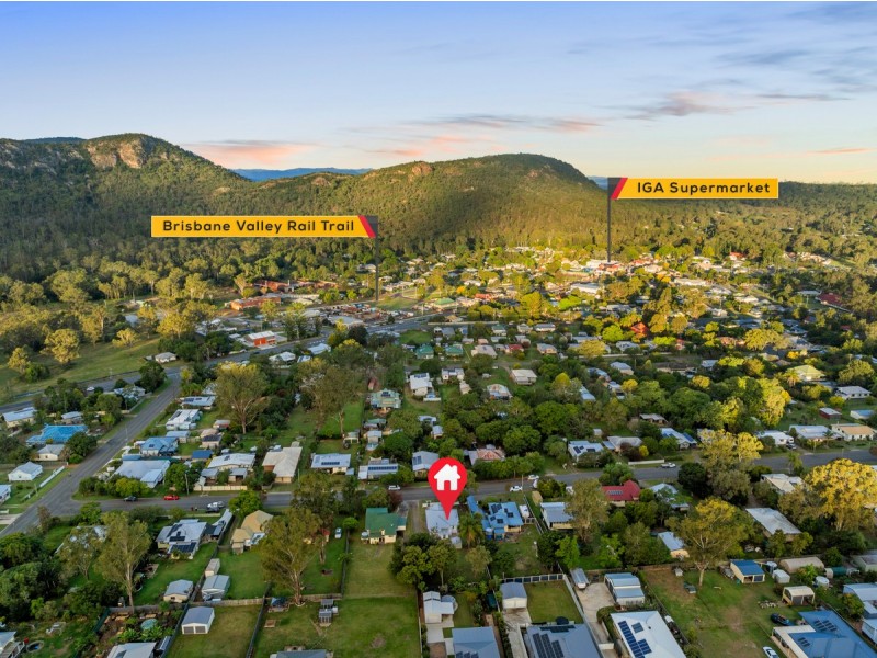 13 Down Street, Esk QLD 4312