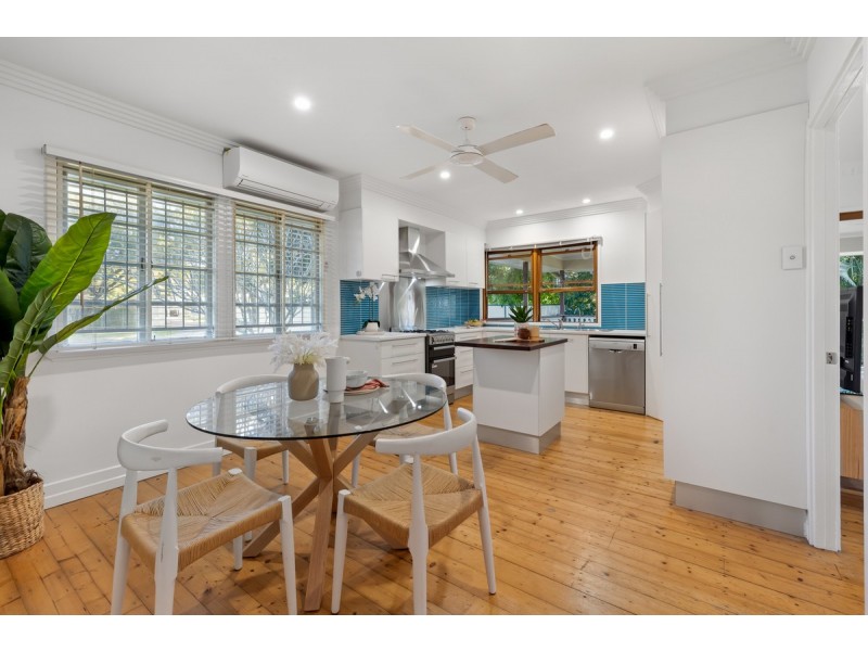 2 Canterbury Street, Mount Gravatt East QLD 4122