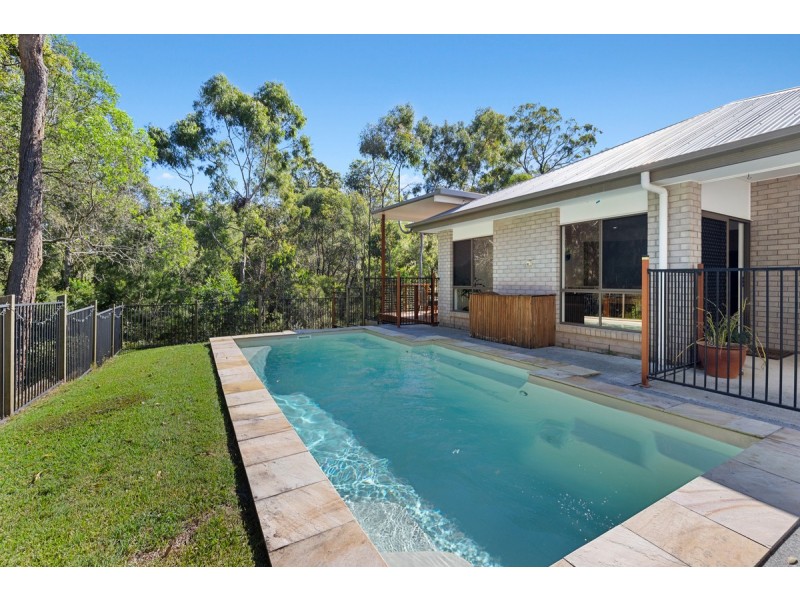 52 Muller Street, Redland Bay QLD 4165