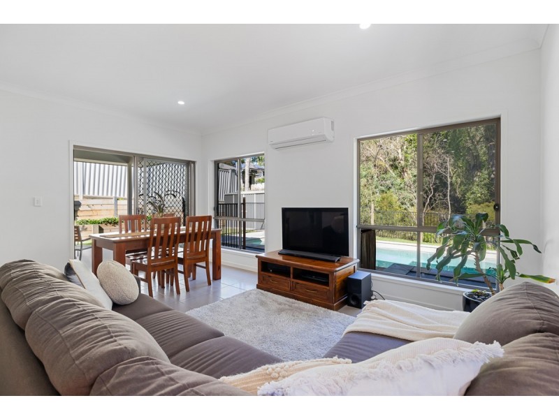 52 Muller Street, Redland Bay QLD 4165