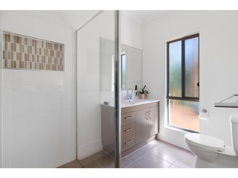 52 Muller Street, Redland Bay QLD 4165
