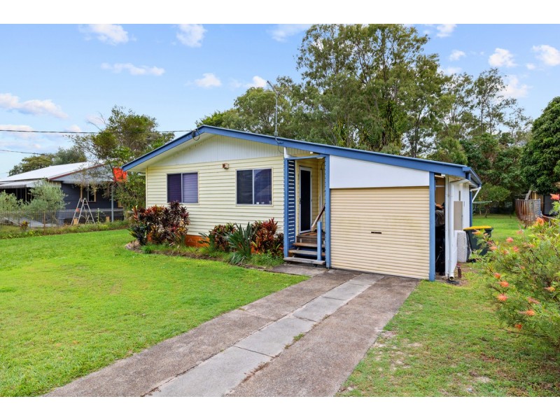 31 First Avenue, Beachmere QLD 4510
