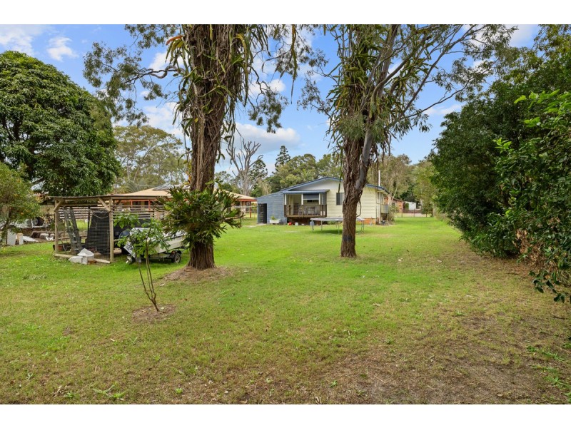 31 First Avenue, Beachmere QLD 4510