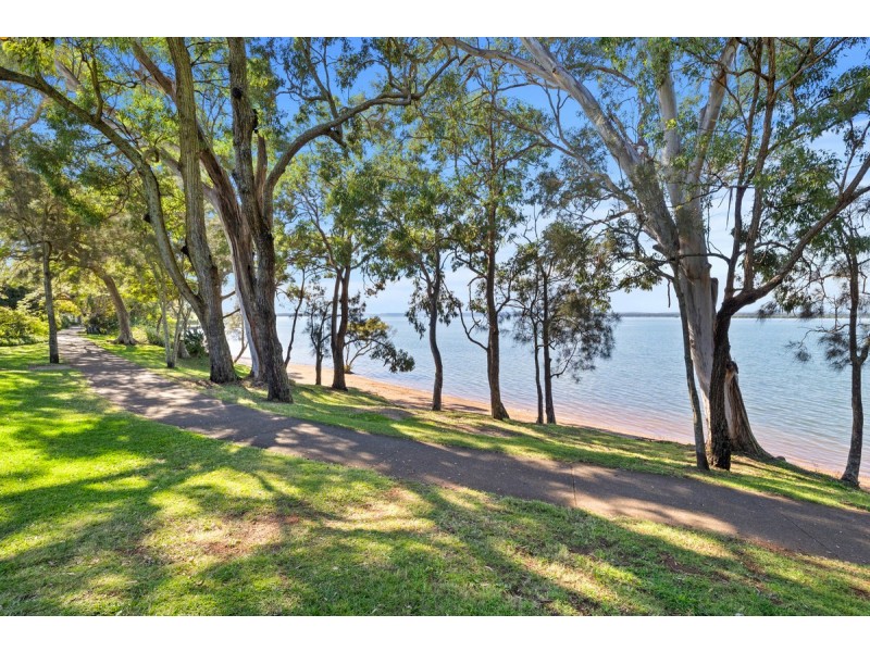 88 Broadwater Terrace, Redland Bay QLD 4165