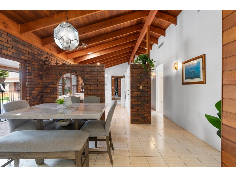 8 Courageous Court, Cleveland QLD 4163