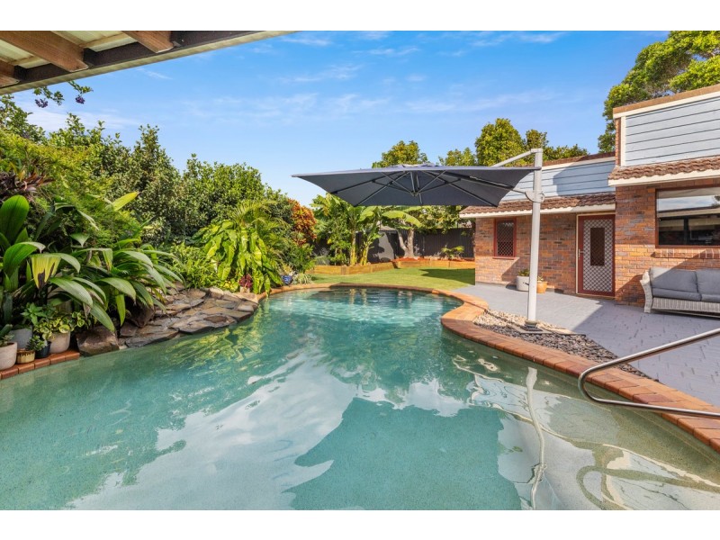 8 Courageous Court, Cleveland QLD 4163