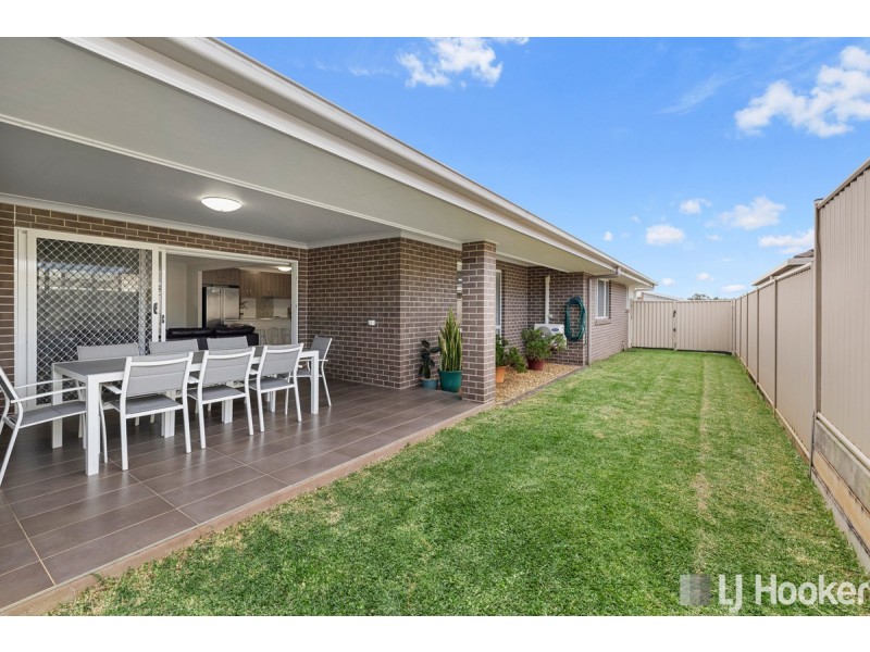 4 Isla Avenue, Redland Bay QLD 4165